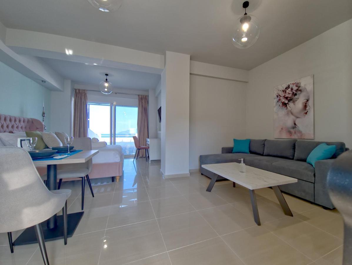 Epipleon Luxury Suites -106- Δωμάτιο 40Τμ Με Βεράντα 45Τμ Μπροστά Στην Θάλασσα Навпакт Екстер'єр фото