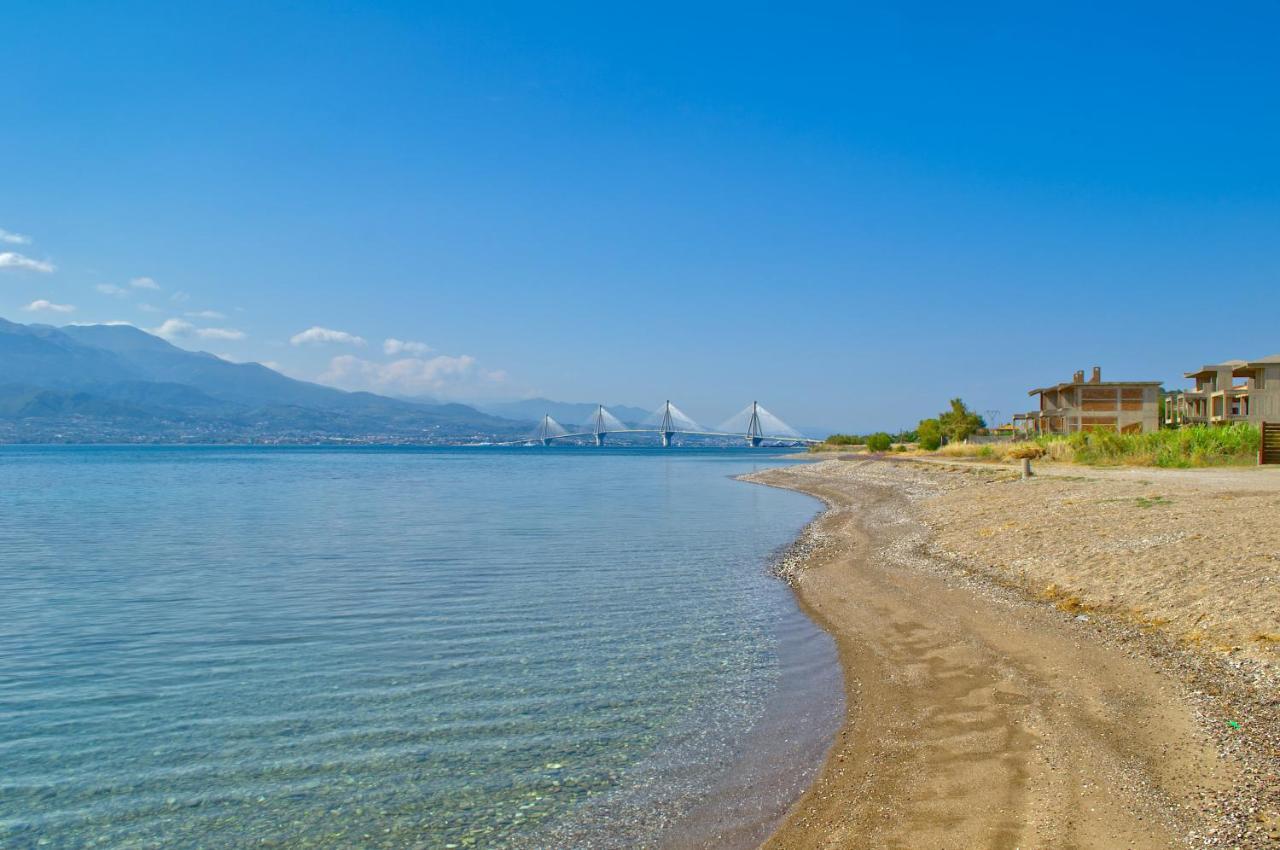 Epipleon Luxury Suites -106- Δωμάτιο 40Τμ Με Βεράντα 45Τμ Μπροστά Στην Θάλασσα Навпакт Екстер'єр фото