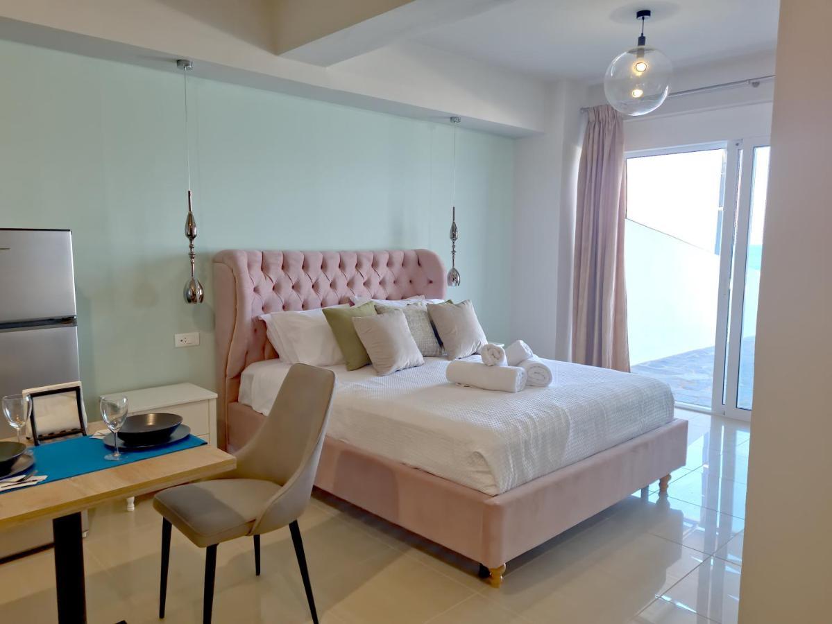 Epipleon Luxury Suites -106- Δωμάτιο 40Τμ Με Βεράντα 45Τμ Μπροστά Στην Θάλασσα Навпакт Екстер'єр фото
